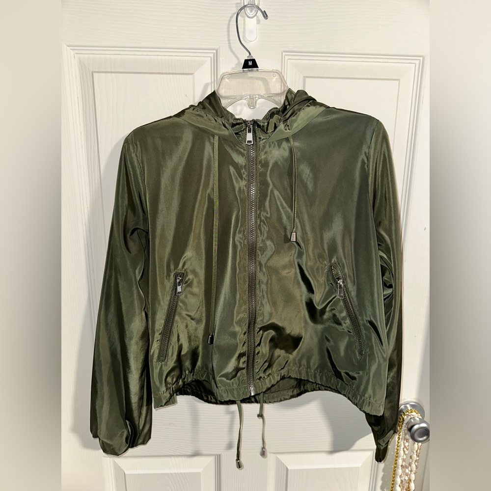 Green athletic cropped zip up